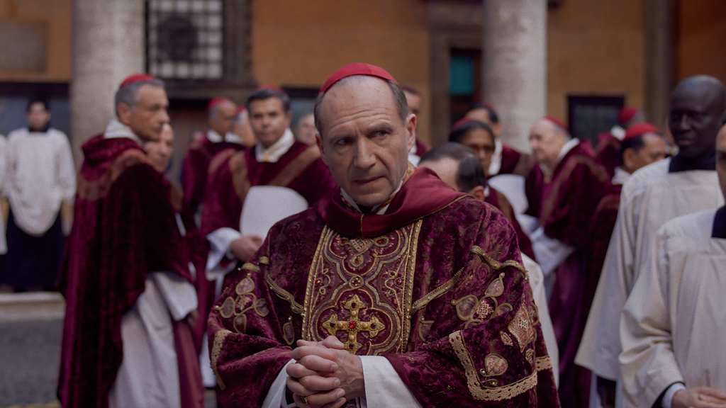 Conclave: filme gera polêmica na Igreja ao revelar escolha de papas